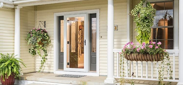 screen door installation in Doral